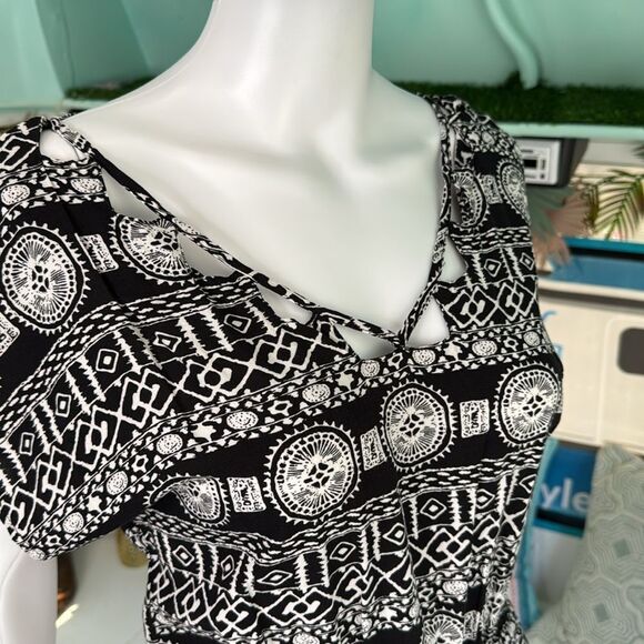 Dainty Hooligan Monochrome Patterned Playsuit - Picture 8 of 12